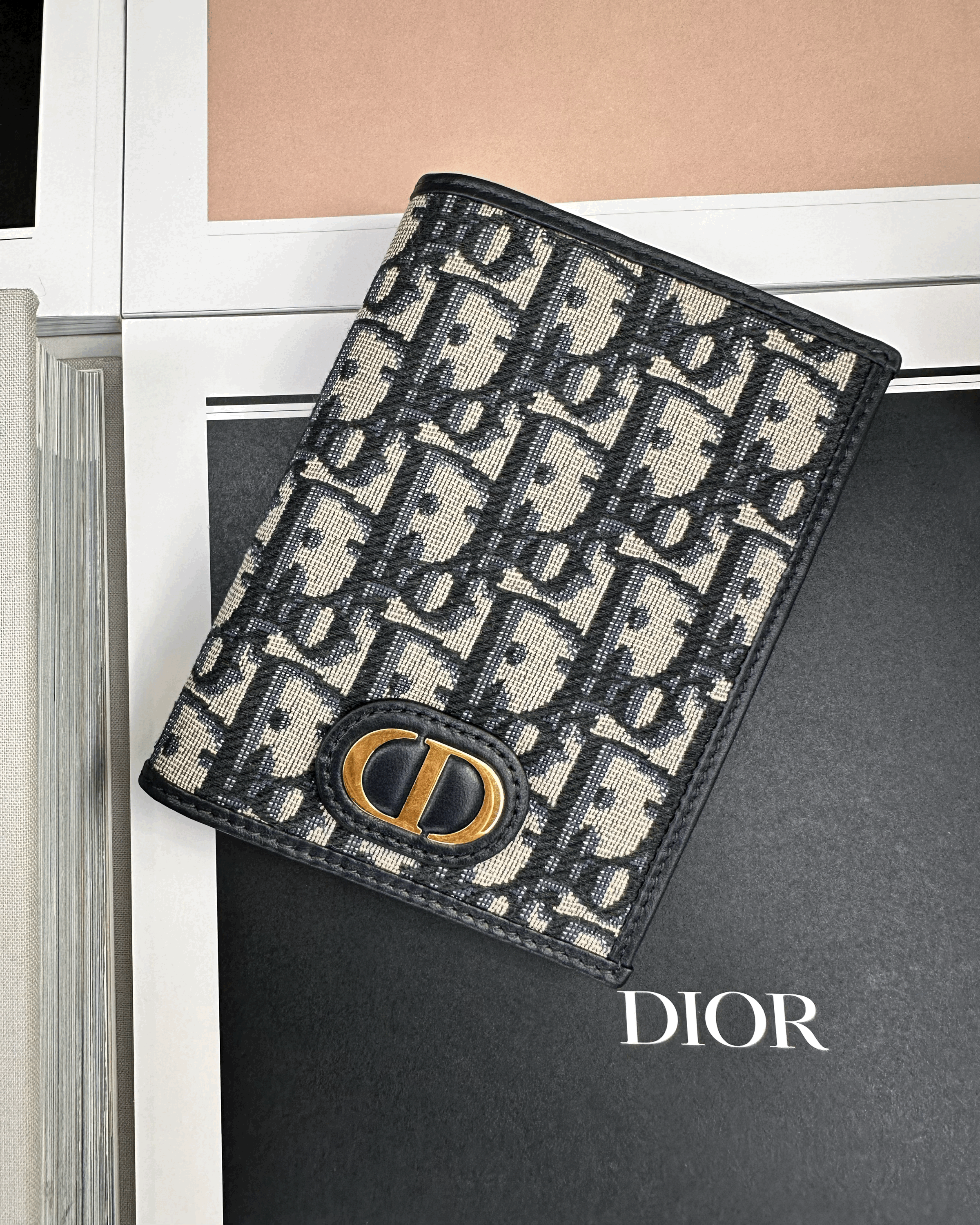 CHRISTIAN DIOR 30 Montaigne Passport Holder Oblique Jacquard(Blue