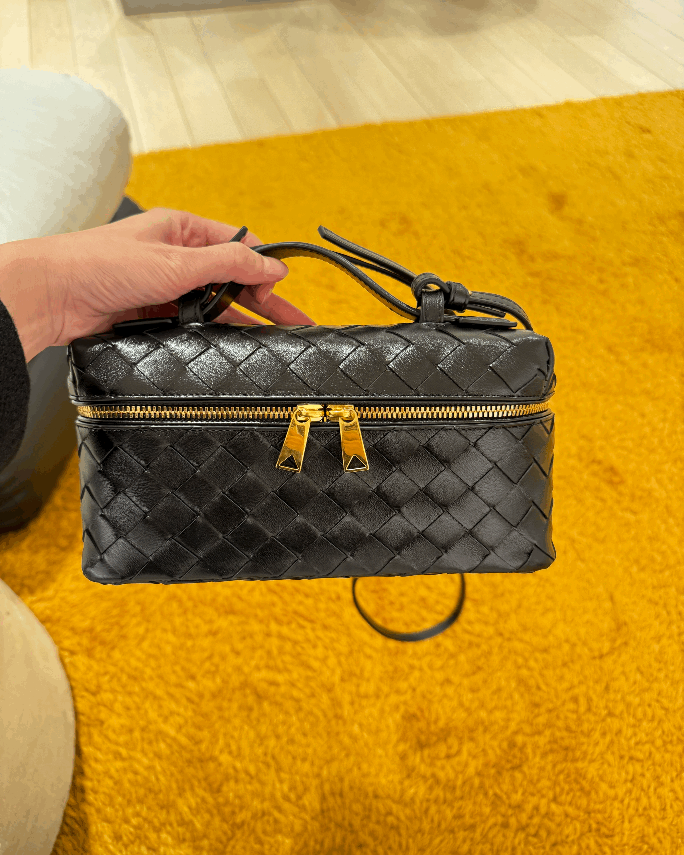 25SS new/BOTTEGA VENETA Bang Bangバニティバッグ Bag Black 25SS new/BOTTEGA VENETA Bang Bangバニティバッグ Bag Black