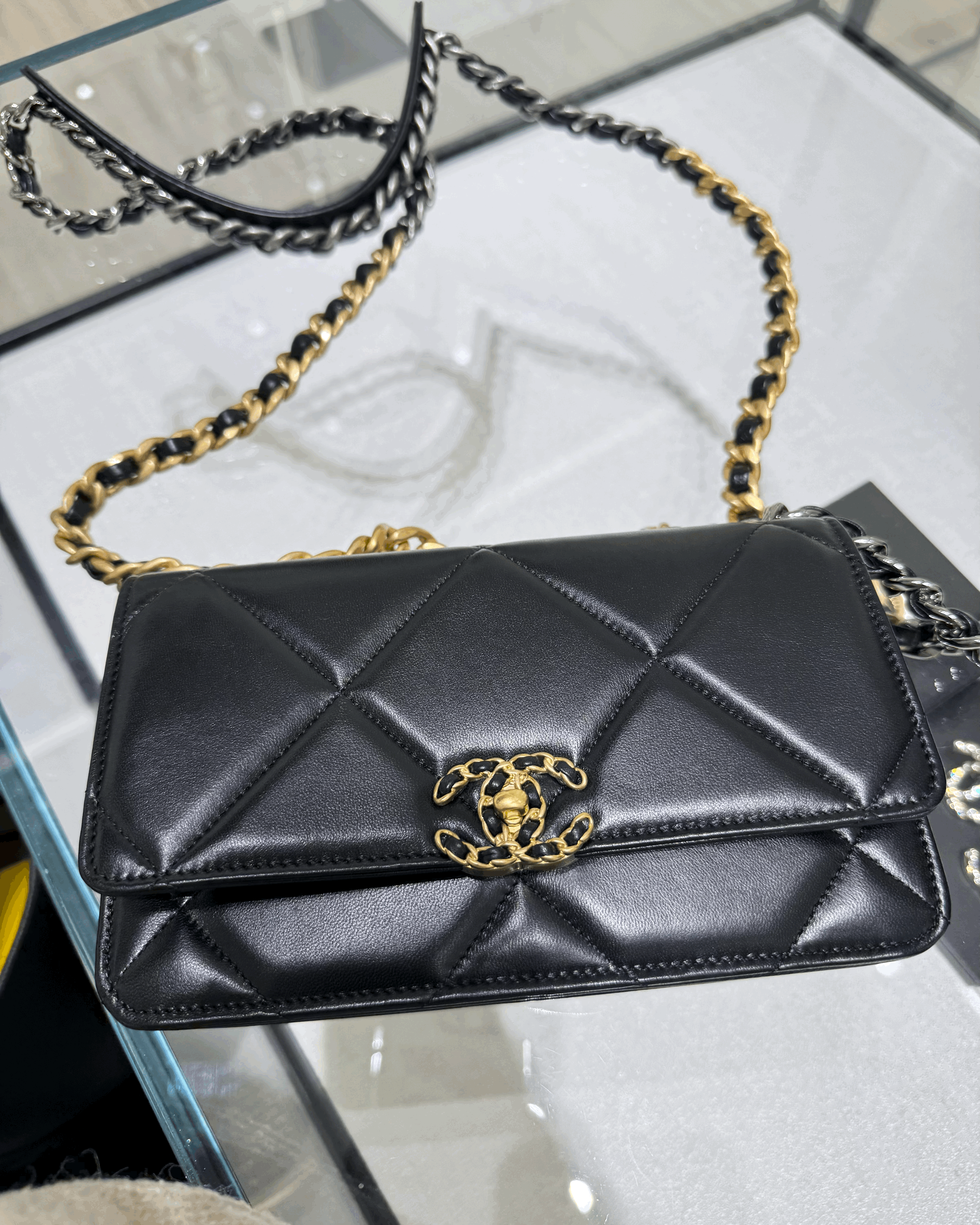 CHANEL AP3267 19 Wallet on Chain Chanel wallet with chain strap