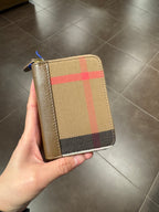 BURBERRY Mini Zip Around Wallet | 博柏利 銀包 (多色)