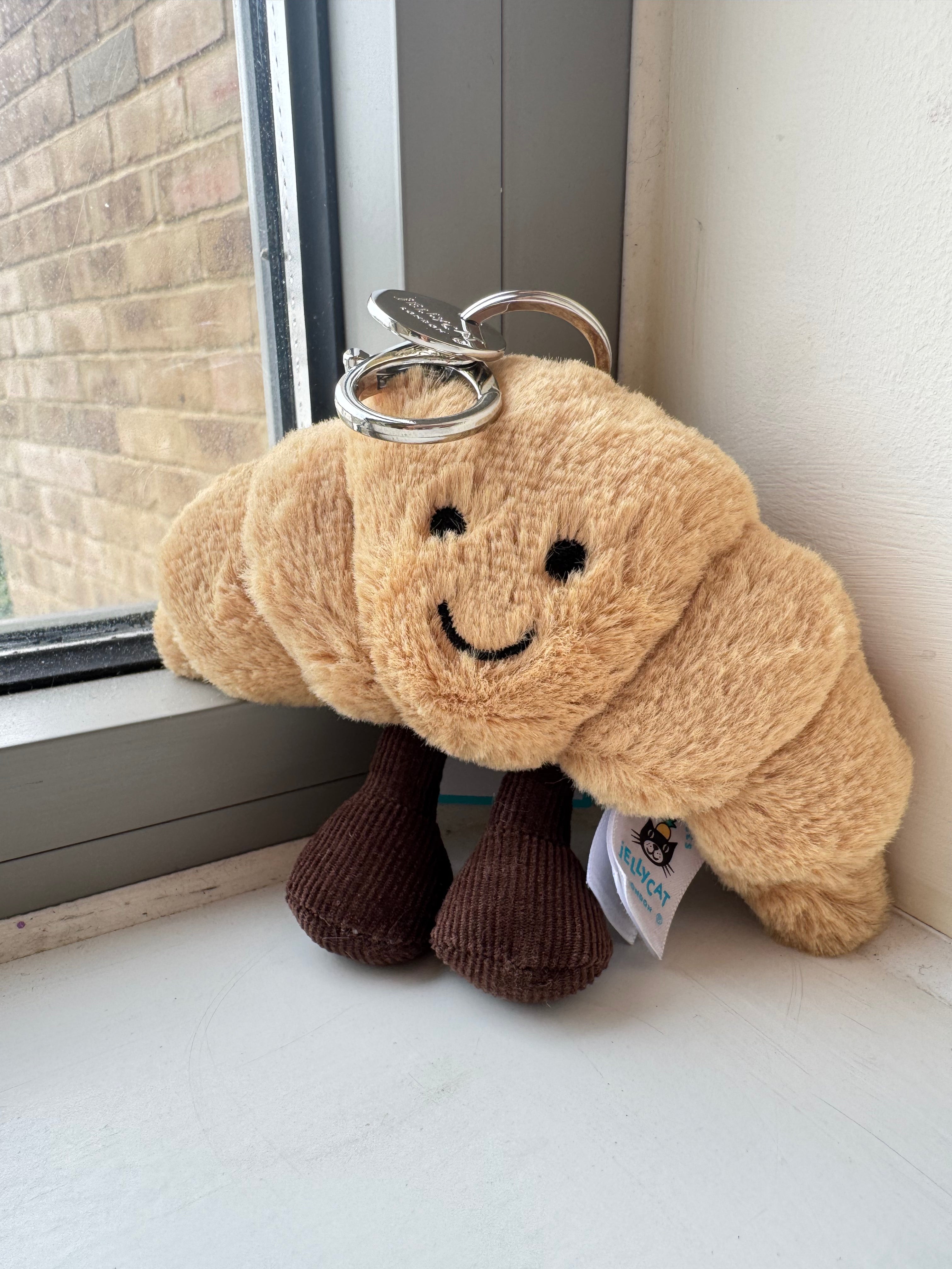 JELLYCAT Amuseables Croissant Bag Charm(Brown) | LONDONKELLY JELLYCAT Amuseables Croissant Bag Charm(Brown) | LONDONKELLY