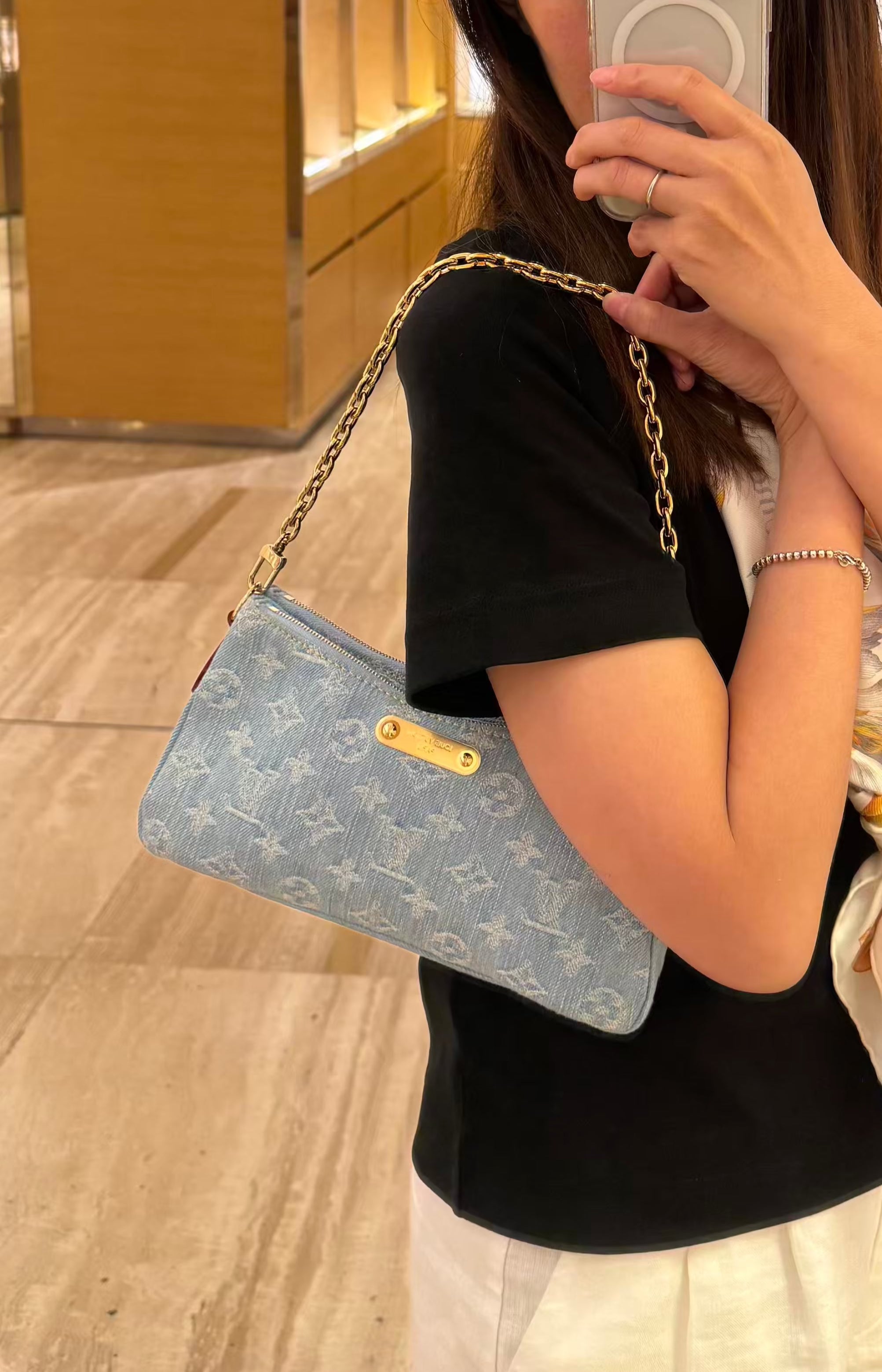 LOUIS VUITTON M83532 Liv Pochette Bag | Louis Vuitton