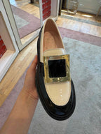 ROGER VIVIER RV Viv Rangers Met Buckle Patent Leather(Black/Beige)