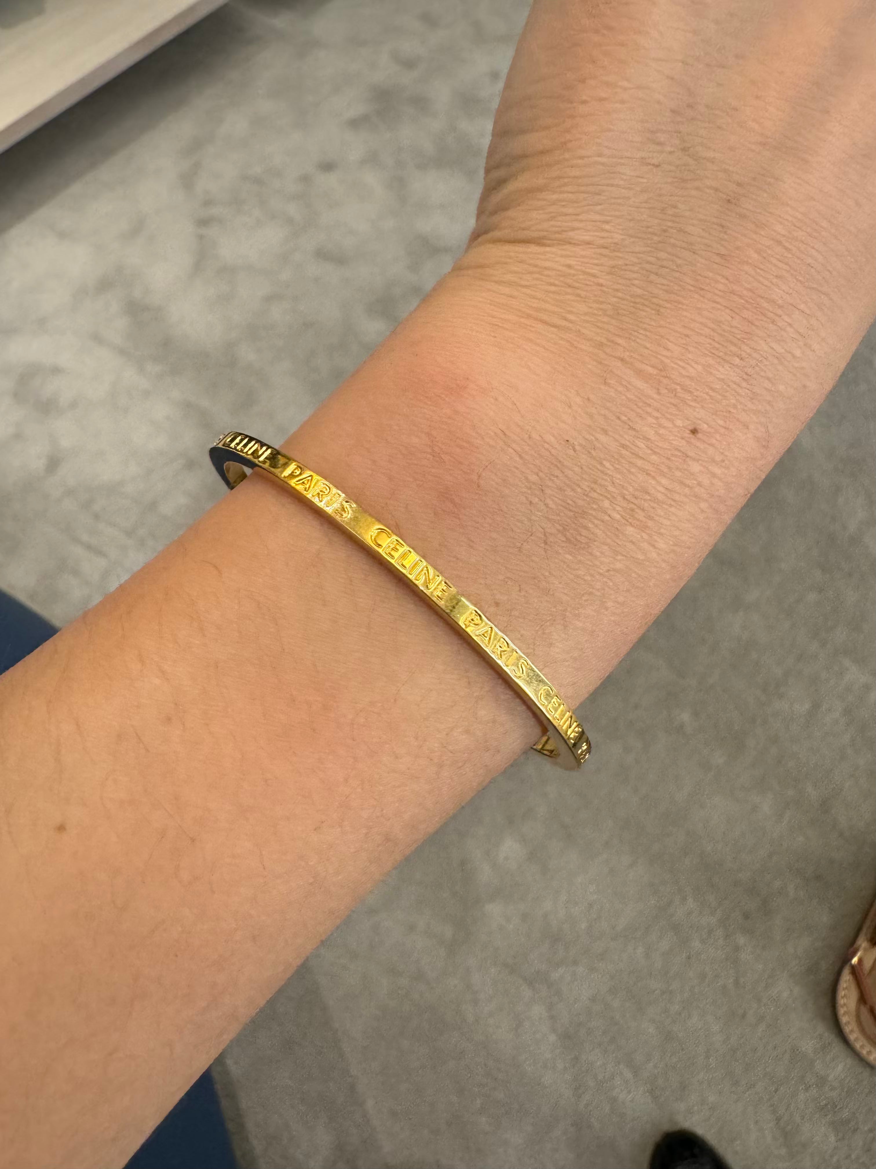 CELINE ThIn Cuff シン フラット ブレスレット CELINE ThIn Cuff シン フラット ブレスレット - メルカリ