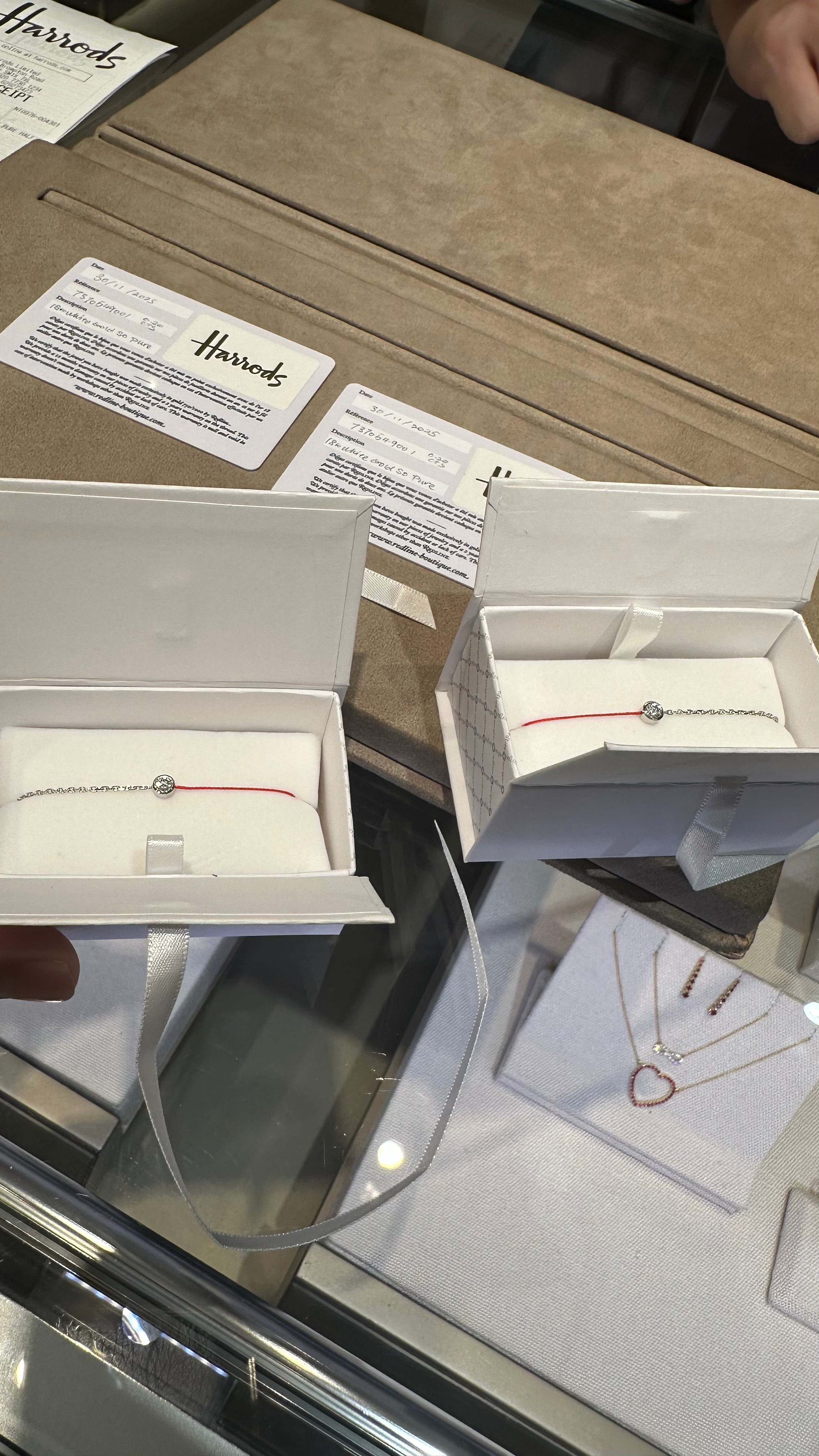 REDLINE Rose Gold and Diamond So Pure Bracelet | 紅繩手鏈(0.2CT/多色) –  LondonKelly 英國名牌代購