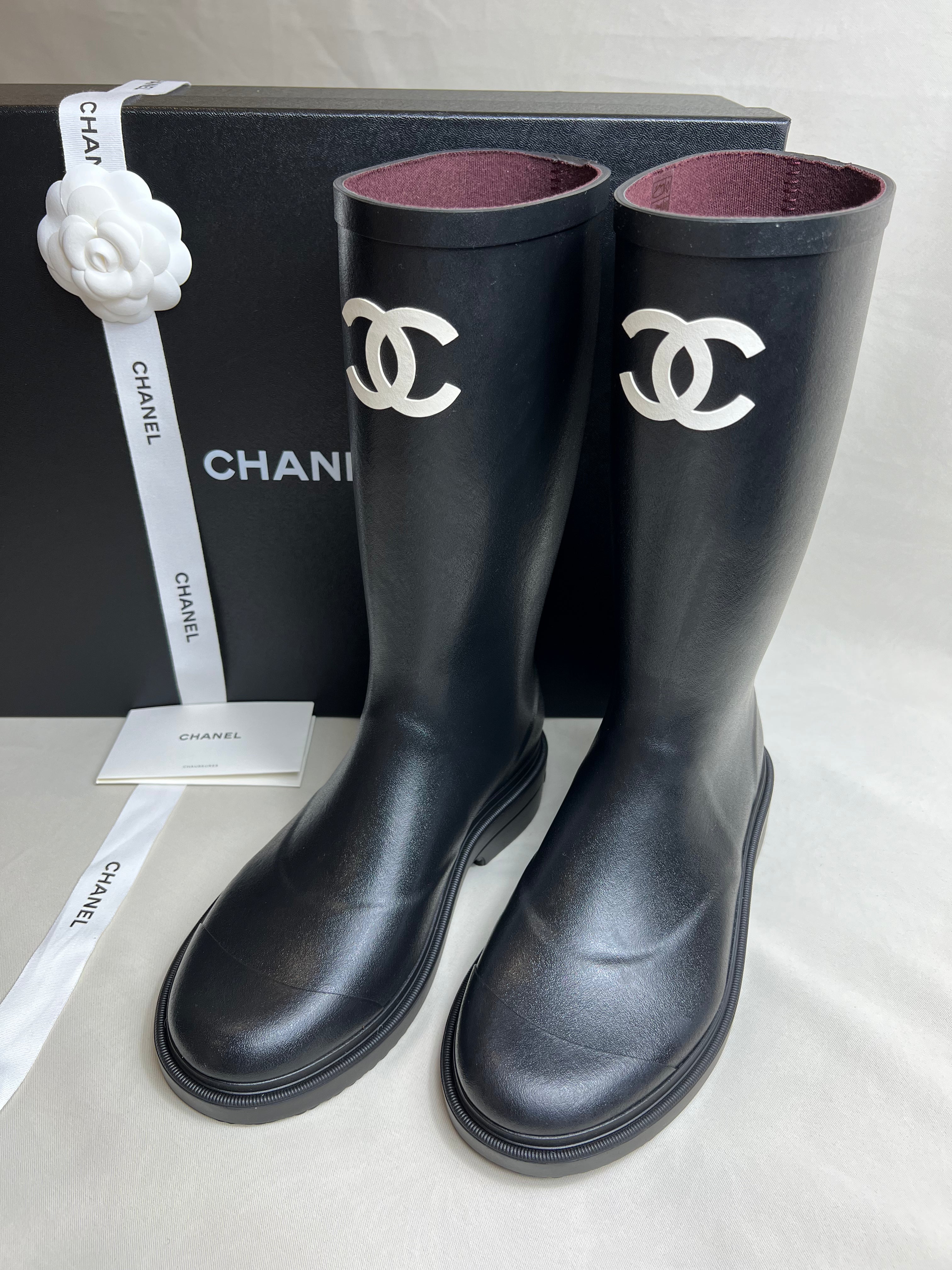 CHANEL G39620 Classic Caoutchouc Black Rainboots Chanel rain boots LondonKelly