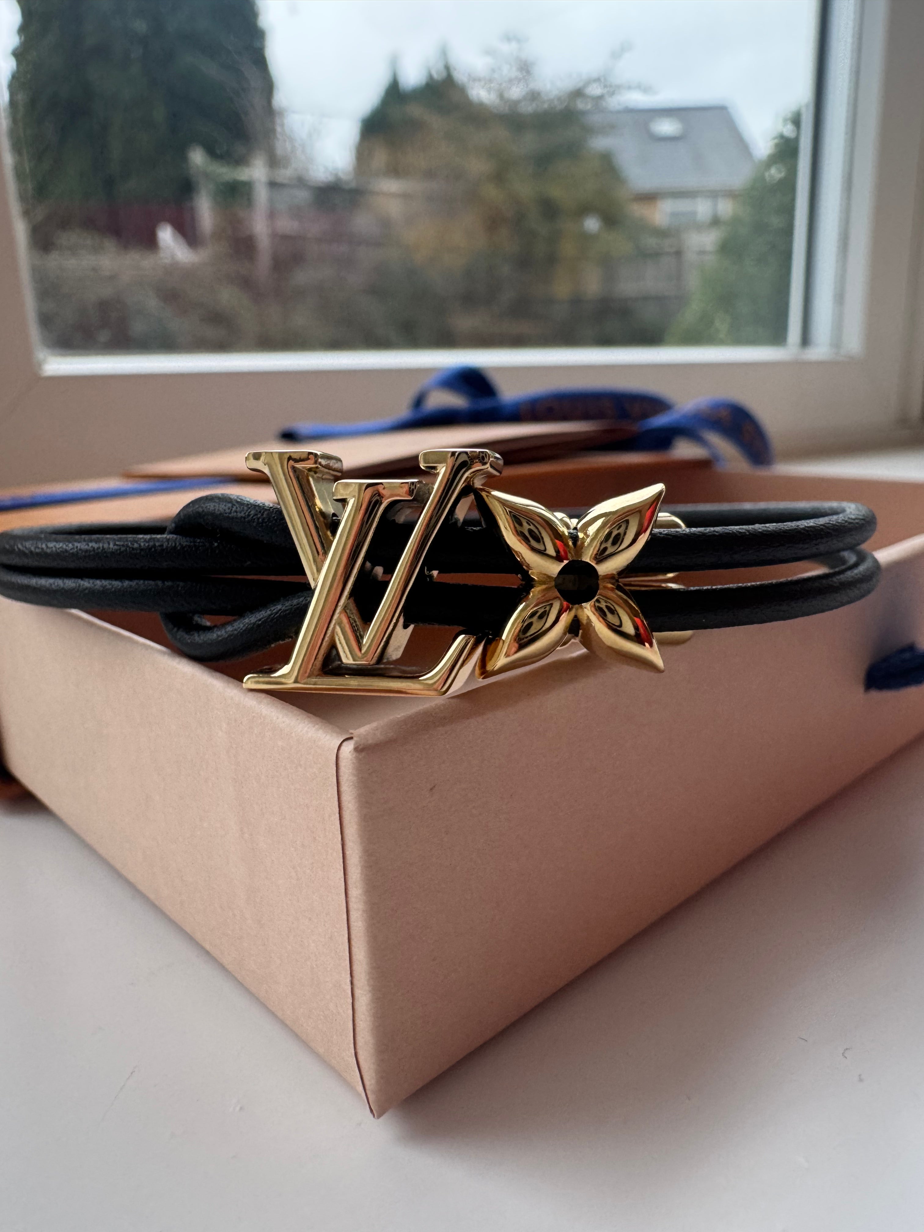LOUIS VUITTON M8142Z LV Bloom Bracelet Leather(Many) | LONDONKELLY