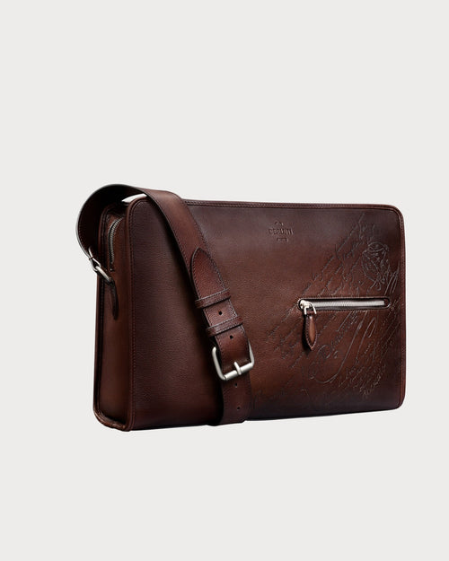 BERLUTI Journalier XL Scritto Leather Messenger | 伯魯提 男仕手袋 (啡色) - LondonKelly 英國名牌代購