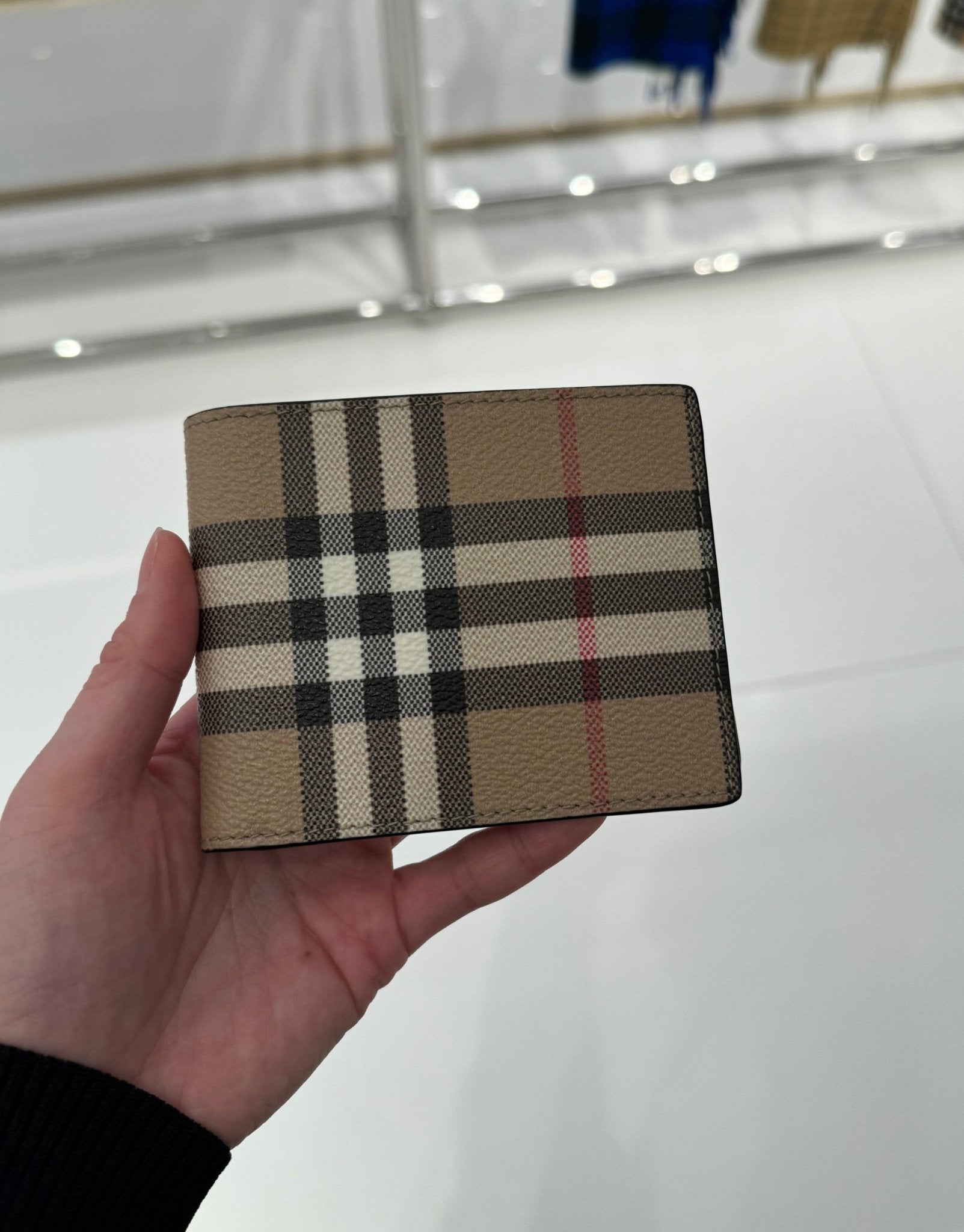 Burberry wallet hotsell