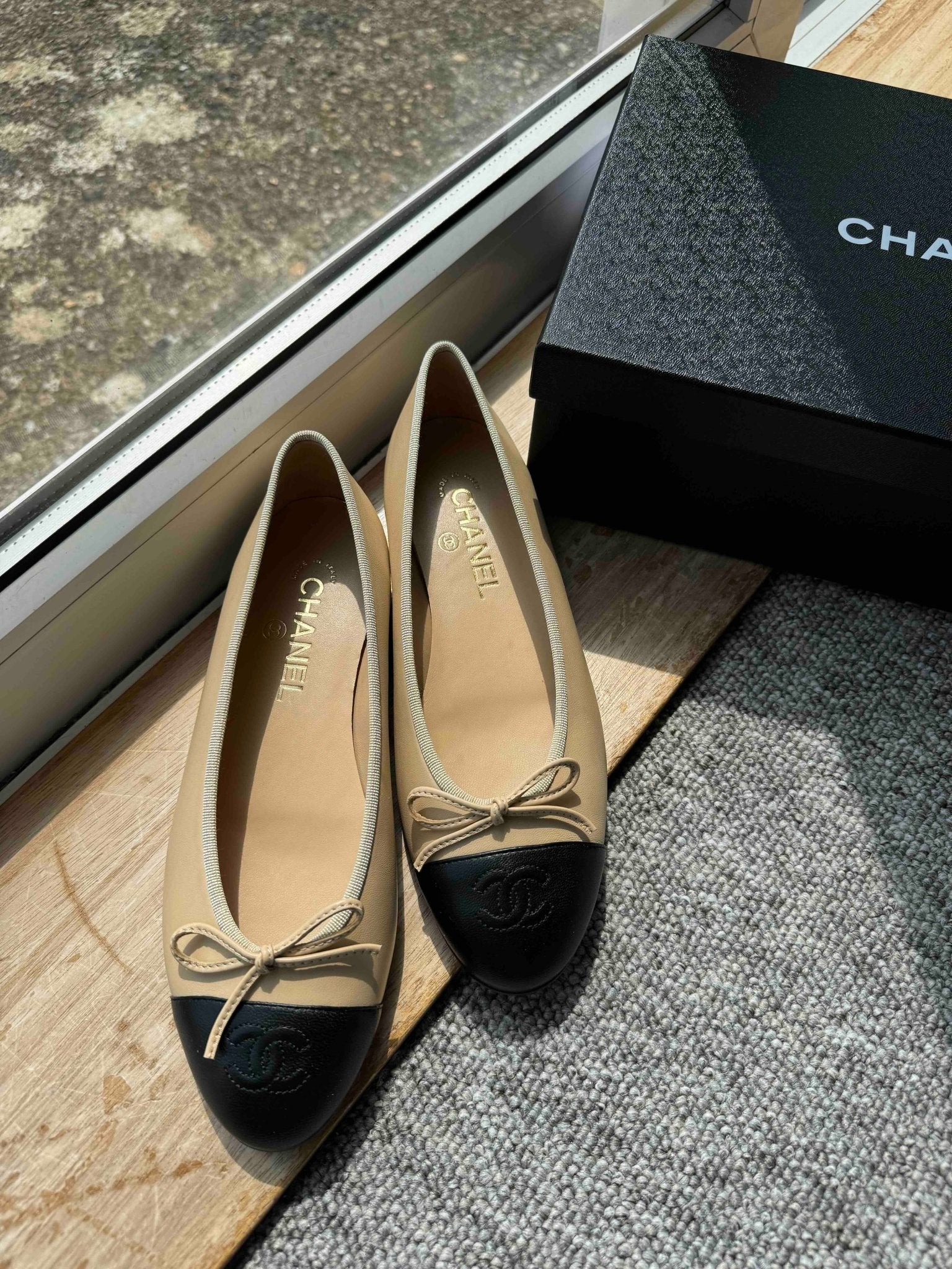 香奈兒 G02819 Ballerina Flat & Beige Black 羊皮平底鞋(2色 
