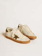 GOLDEN GOOSE Women's Super - Star LTD with military green nubuck star and heel tab | 黃金鵝 女款 Super - Star LTD 搭配軍綠色磨砂皮星星與後跟標籤(白色) - LondonKelly 英國名牌代購