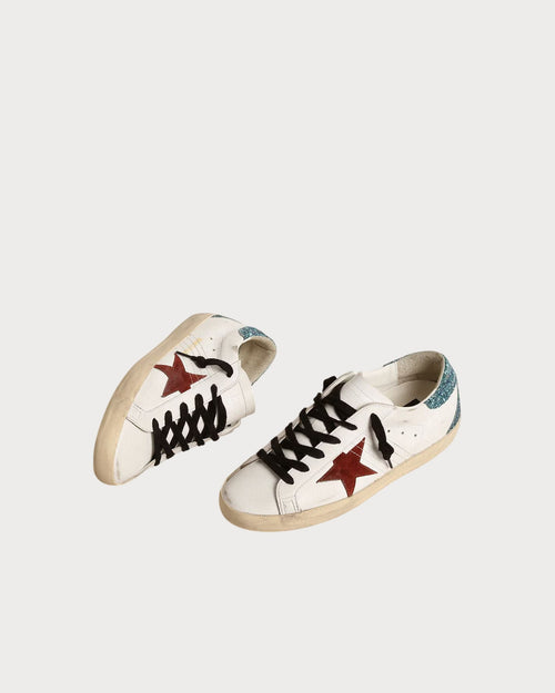 GOLDEN GOOSE Women’s Super - Star with burgundy suede star and light blue glitter heel tab | 黃金鵝 黃金鵝 女款 Super - Star 搭配酒紅色麂皮星星與淺藍色亮片後跟標籤(白色) - LondonKelly 英國名牌代購