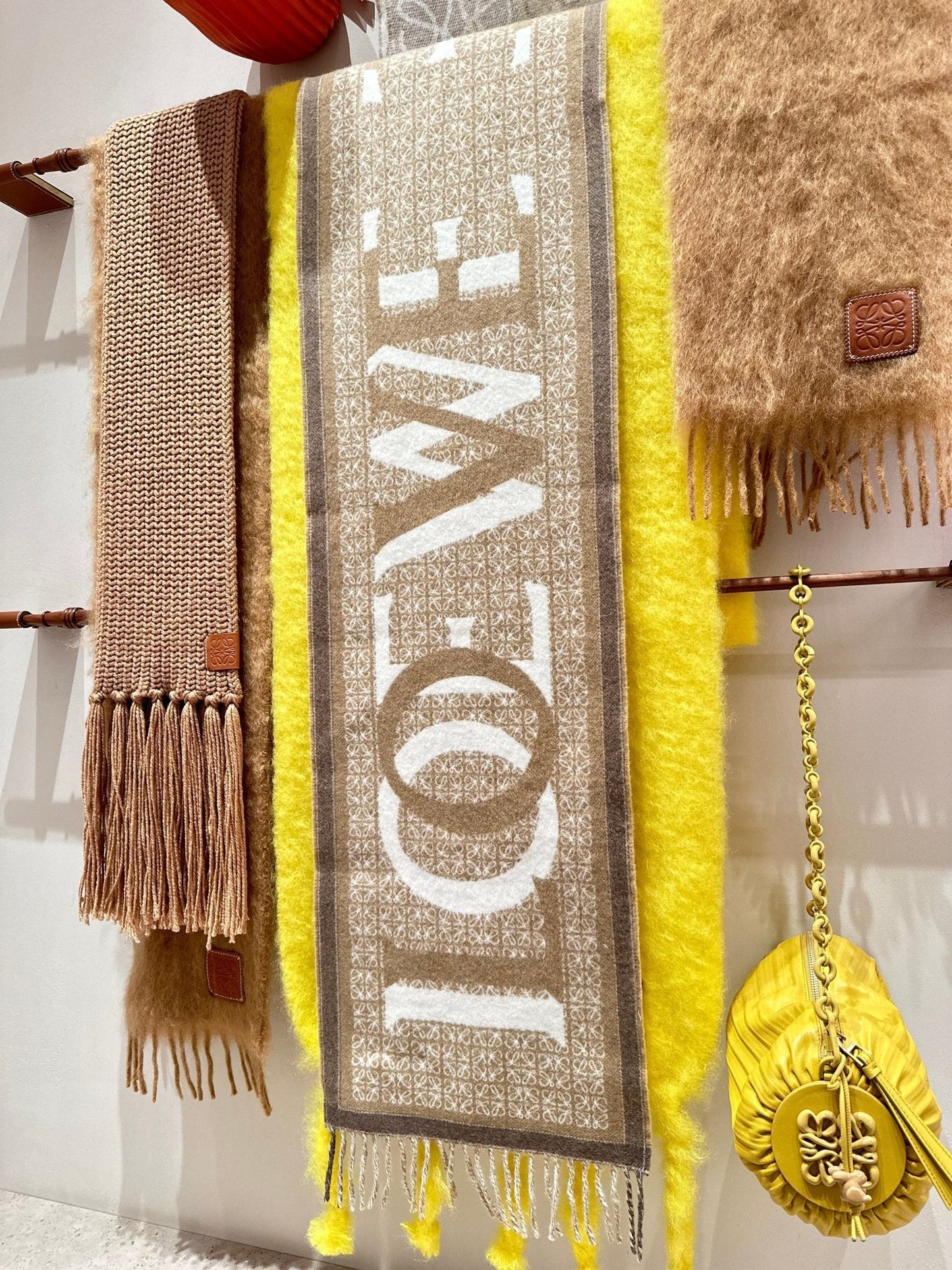LOEWE Love Scarf | 羅意威 雙面頸巾 (多色) - LondonKelly 英國名牌代購