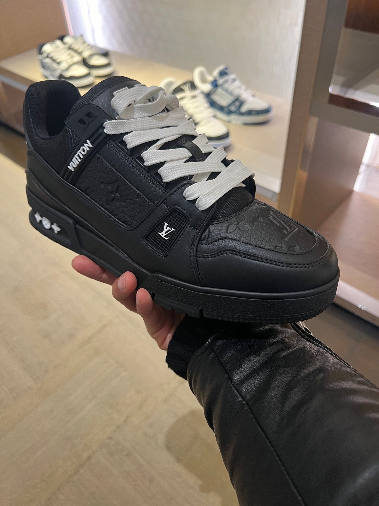 Louis vuitton mens trainers black online