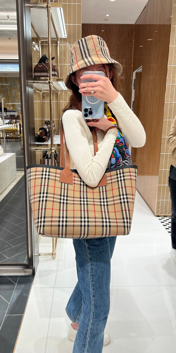 Burberry london outlet tote bag