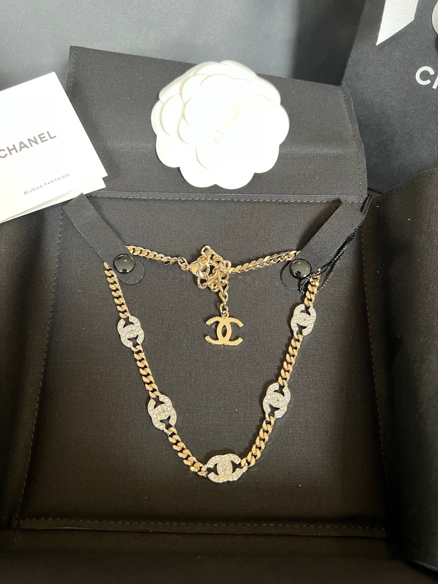 CHANEL Classic CC Logo Choker Chanel classic necklace (gold and
