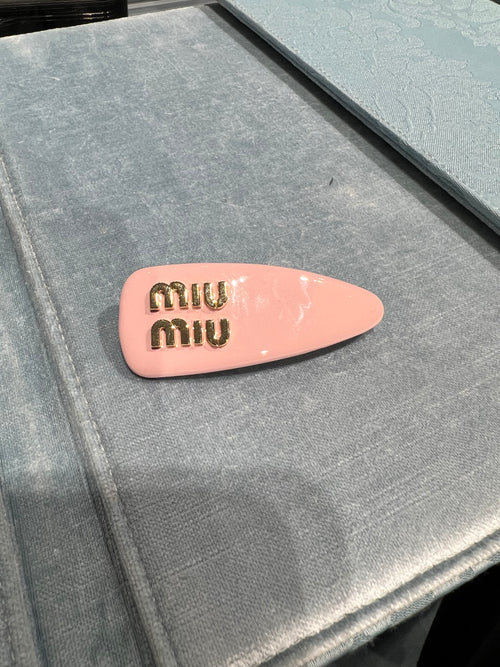 MIU MIU Patent Leather Hair Clip | 繆繆 髮夾 (Pink)