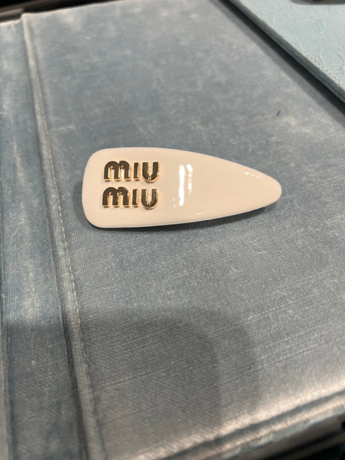 MIU MIU Patent Leather Hair Clip | 繆繆 髮夾 (White)