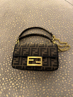 FENDI Baguette Phone Pouch | 芬迪 手袋 (啡色)