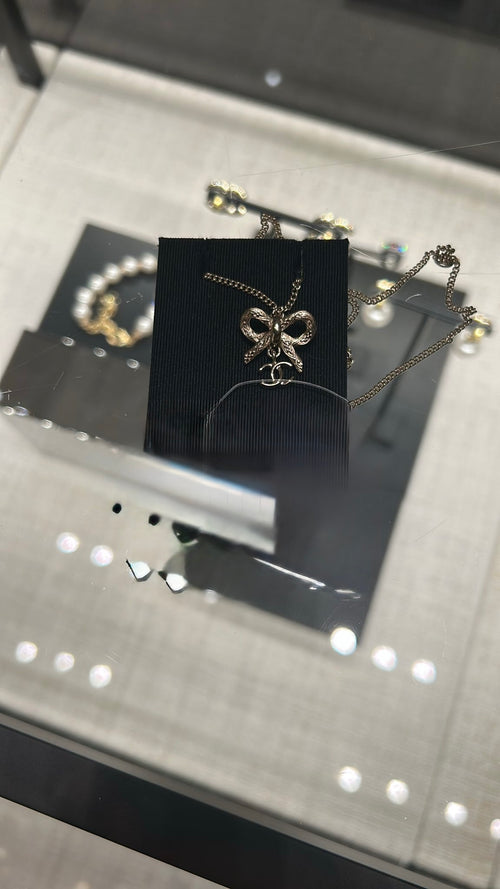 CHANEL 25K ABG556 Ribbon Necklace | 香奈兒 頸鏈 (淡金色)