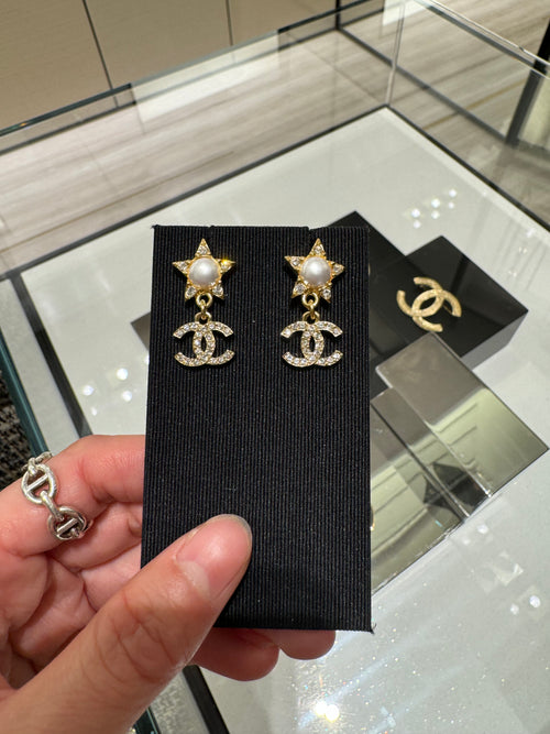 CHANEL Star Pearl Earrings | 香奈兒 星形耳環 (金色)