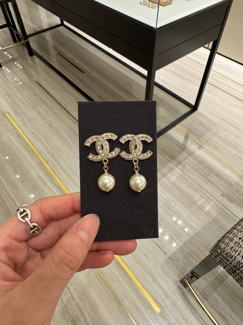 CHANEL Classic Earrings with Pearl | 香奈兒 珍珠耳環 (金色)