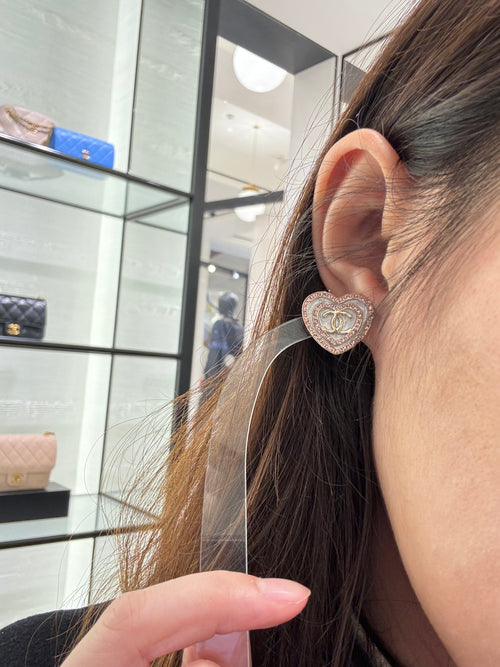 CHANEL Pink Heart Earrings | 香奈兒 心型耳環 (粉紅色)