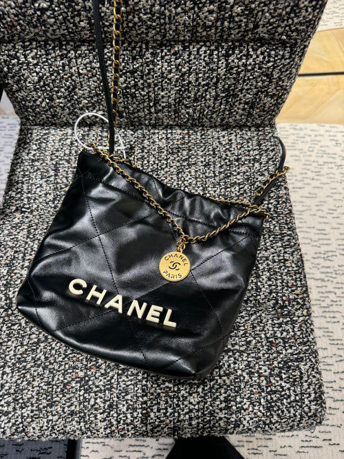 CHANEL AS3980 22 Mini Bag | 香奈兒 迷你手袋 (黑色/白字)