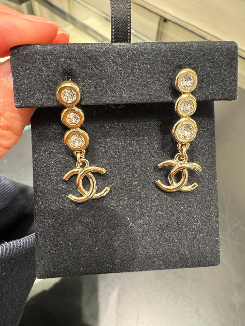 CHANEL CC Triple Crystal Drop Earrings(Gold)