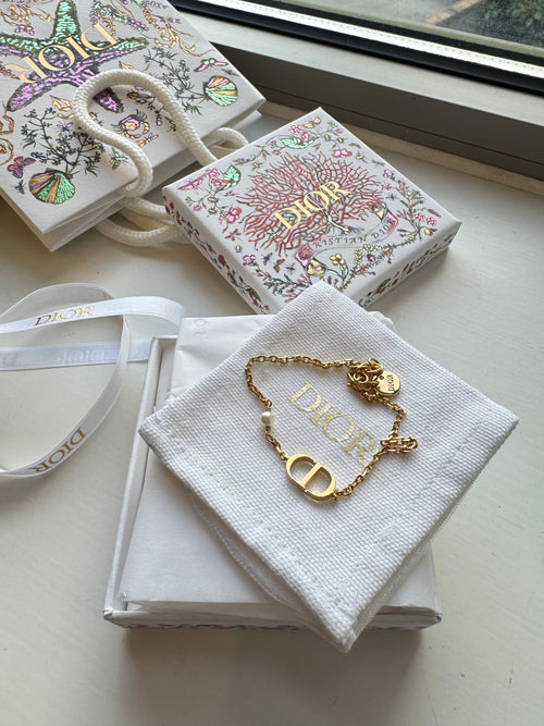 CHRISTIAN DIOR Petit CD Bracelet Dior CD Bracelet (Gold