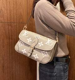 LOUIS VUITTON M46583 Diane Satchel Bag | 路易威登 手袋 (米色)