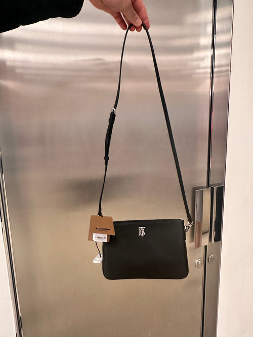 BURBERRY Peyton Crossbody Bag | 博柏利 手袋 (黑色)