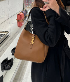 YSL SAINT LAURENT Le 5 A 7 Soft Small Hobo Bag | 聖羅蘭 手袋 (Fox)