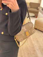 LOUIS VUITTON M23081 Pochette Métis East West Bag | 路易威登 手袋 (多色)