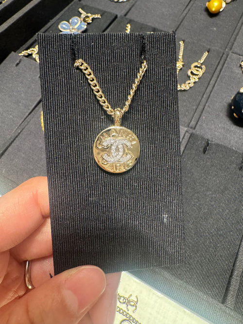 CHANEL CC Logo Medallion Pendant Necklace(Gold)