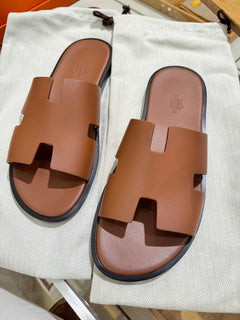 HERMES Men's Calfskin Izmir Sandal | Hermès men's slippers (multi-color)