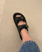 CHANEL Quilted Velcro Strap Slide | 香奈兒 拖鞋 (黑色)