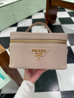 PRADA Mini Vanity Bag Nude | 普拉達 迷你化妝盒袋 (裸色)