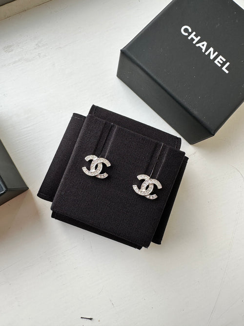 CHANEL ABE100 Classic Silver CC Earrings | 香奈兒 經典耳環 (銀色)