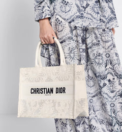 CHRISTIAN DIOR Medium Dior Book Tote Toile de Jouy Soleil Macrame Embroidery | 迪奧 手提袋 (中碼/White)