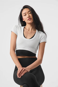 ALO YOGA Seamless Ribbed Cropped Serene Short Sleeve | 無縫羅紋短版短袖上衣 (多色)