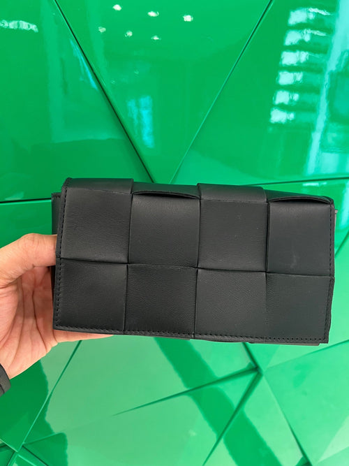 BOTTEGA VENETA Mini Leather Cassette Belt Bag | 葆蝶家 迷你腰包 (黑色) - LondonKelly 英國名牌代購