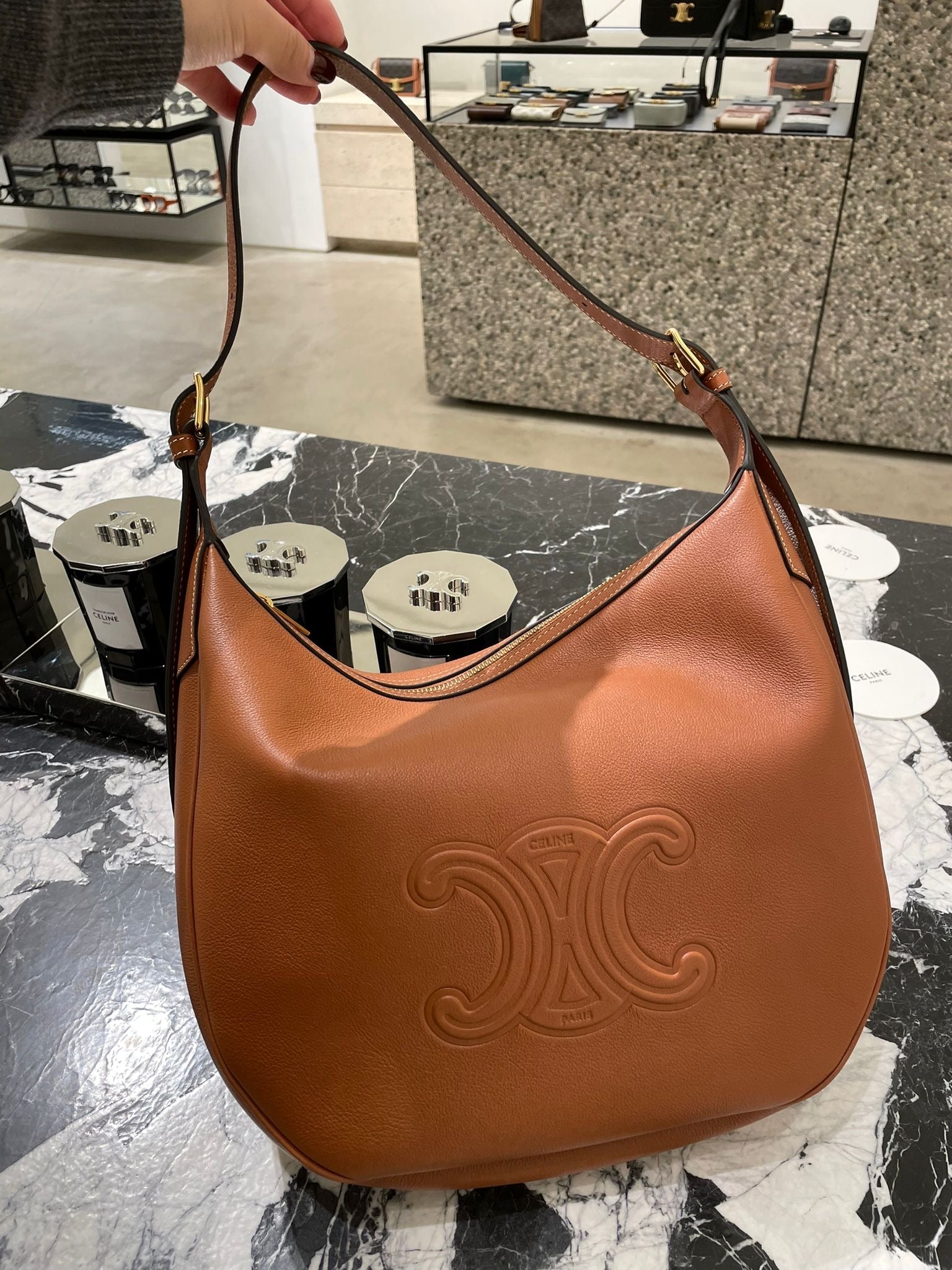 【関税&送料込】Celine Celine Large Heloise Bag Celine Black Supple Calfskin Triomphe Small Heloise