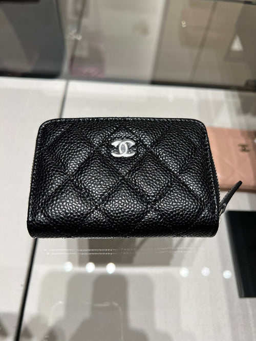 CHANEL Classic Black Calfskin Zipped Around Wallet | 香奈兒 牛皮拉鏈銀包 (黑色/金/銀扣) - LondonKelly 英國名牌代購