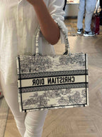 CHRISTIAN DIOR Dior Book Tote(Medium/White) - LONDONKELLY 英國名牌代購