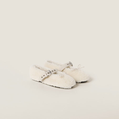 MIU MIU Shearling Ballerinas | 羊皮芭蕾舞平底鞋 (白色)