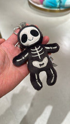 JELLYCAT Skeleton Bob Bag Charm | 骷髏 Bob 包飾 (黑白色) - LondonKelly 英國名牌代購