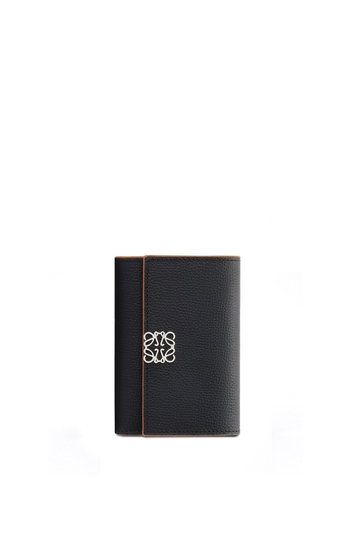loewe-anagram-small-vertical-