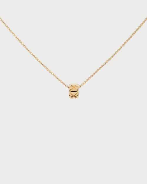 LONDONKELLY CHANEL Coco Crush necklace in 18K beige gold with quilted motif. Delicate chain.
