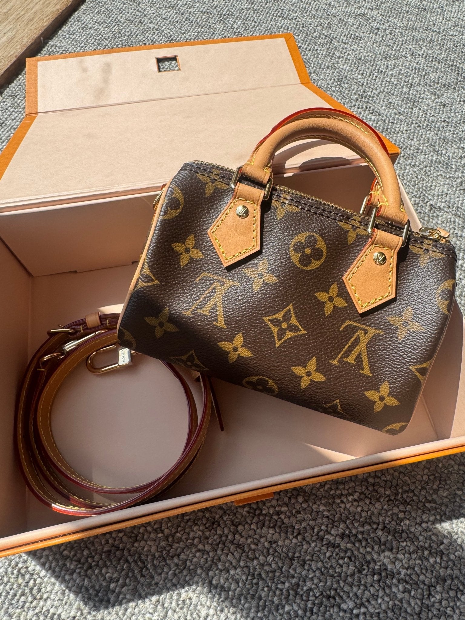 LOUIS VUITTON M81085 Speedy Monogram Coated Canvas(Nano/Beige